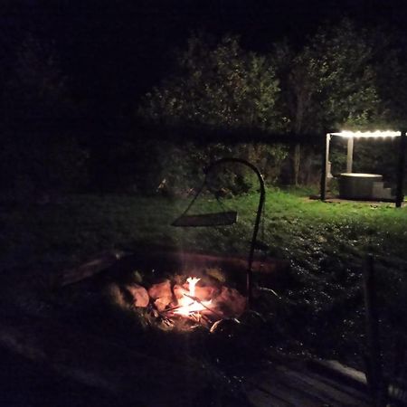 Miedzy Olchami Domek Nad Jeziorem. Noclegi Caloroczne. Cisza, Spokoj. Барчево Экстерьер фото